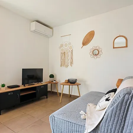 Apartament A Deux Pas De La De Sable Le Pradet